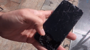 Drop test of iPhone 6 and iPhone 6 Plus