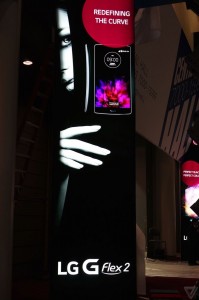 LG G Flex 2 is presented in a new ad